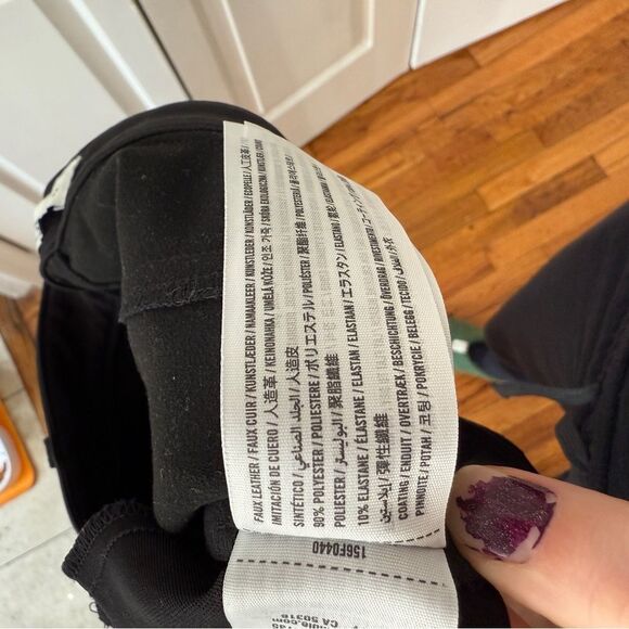 Abercrombie & Fitch Faux Leather 90s Straight Ultra High Rise size 29 / 8s - Picture 8 of 8